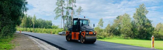Transpordiamet paigaldab esmakordselt Eestis nii sõidu- kui kergliiklusteele ligniiniga asfaltsegu