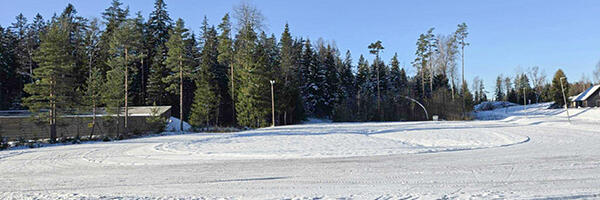 PILDID: Haanjas 2 km rullirada jäine ja kohati asfalt väljas, staadionil päris hea suusatada