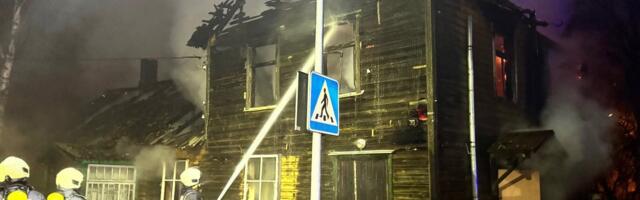 FOTOD | Türi linnas hukkus eluhoone tulekahjus inimene  