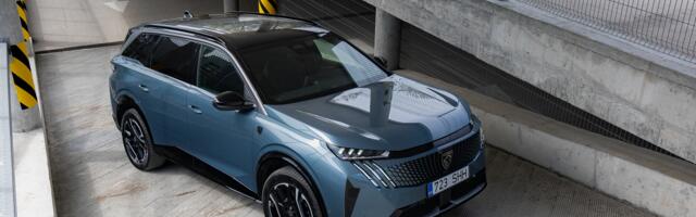 Peugeot E-5008 tunnistati Läti e-auto konkursil parimaks pereautoks
