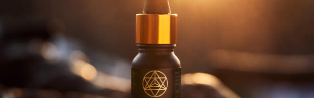 Anneli, kes oli hädas süvenenud ärevuse ja unetusega, jagab omakogemust CBD õliga lootuses, et ka teised leiavad sellest stressirohkel ajal leevendust