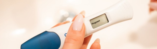 Liis Orav:  Värske teadusuuring koroonavaktsiini mõjust rasedusele manipuleerib andmetega?