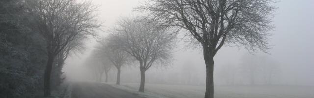 Eesti eri paigus esineb teedel jäiseid teelõike ja libeduse oht püsib