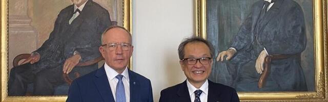Jaapani suursaadik külastas Tartu Ülikooli