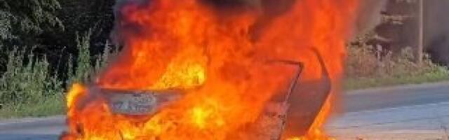 Zapaljen džip u centru Beograda: Drama u Palmotićevoj ulici