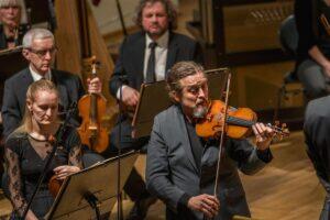 Olgem vahetud, non serioso