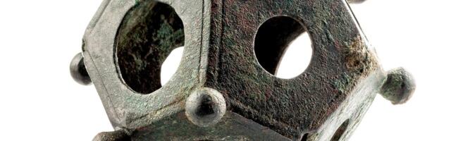 Keegi ei tea, mis see on_ Inglismaal kaevati välja mõistatuslik 12-tahuline metallobjekt, mis pärineb Vana-Rooma aegadest