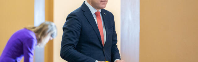 Eesti “spetsialistid” ja “eksperdid” tunduvad infot saavat kaartidelt või kristallidelt