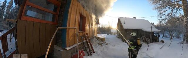 Veetoru sulatanud mees pani Jõhvis maja põlema