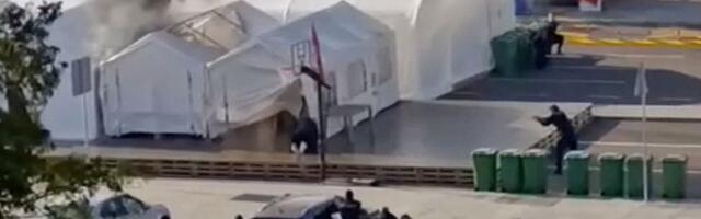 Serbia parlamendi juures toimus tulistamine ja põleng