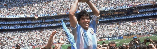 VIDEO | Saatan ja jumal ühes isikus! Diego Maradona lõi ühes kohtumises jalgpalliajaloo kaks kõige kuulsamat väravat