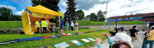 Narva piiripunkti juurde pandi infotelk Ukraina põgenikele