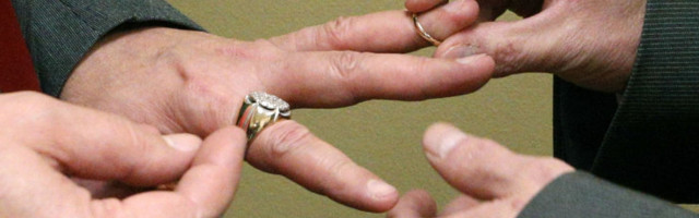 Läti teoloogid ja usutegelased väljendasid vastuseisu perekonna mõiste kitsendamisele põhiseaduses