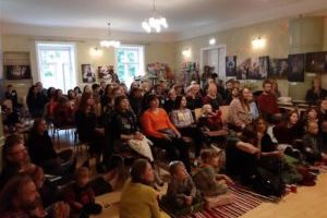 Kohtumine tundmatuga kesk kurnatud loodust