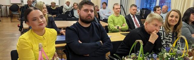 VIDEO ⟩ Kohtla-Järve volikogu tagandas ametist Virve Linderi linnavalitsuse