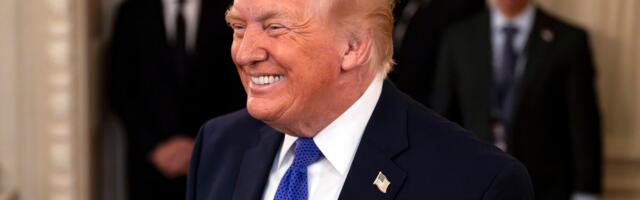 Trump kehtestas päev pärast ülemkohtu otsust kõigile riikidele 15-protsendilised tollimaksud