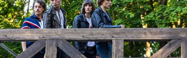 REPORTAAŽ | Tartus musta pori näkku ei visatud, aga „Musta pori näkku“ sai filmitud küllaga