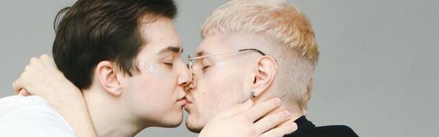 3 põhjust, miks enne linade vahele hüppamist suudlemiseks aega võtta