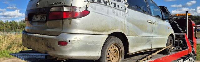 Algas Koidula parklast teisaldatud sõidukite müük avalikul enampakkumisel