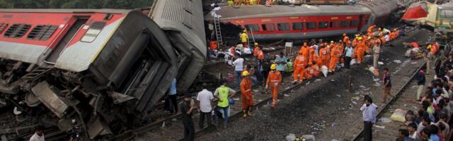 VIDEOD | „Agoonia“. Indias põrkas kokku kaks reisirongi, hukkus sadu inimesi, tuhatkond sai vigastada
