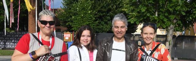 KARMOŠKATEEK VILJANDI PÄRIMUSMUUSIKA FESIVALIL