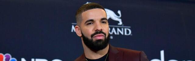 VAATA JA IMETLE ⟩ Drake tätoveeris põsele südantsoojendava sõnumi
