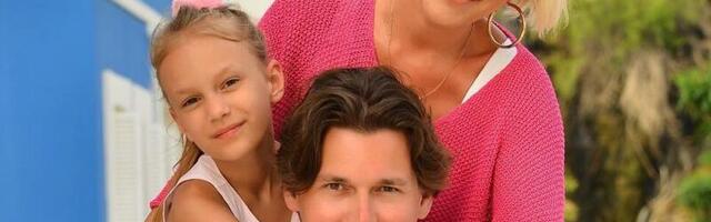 KUUMAD KAADRID: pilkupüüdvates bikiinides Gerli Parmas poseeris ranna kuningaga