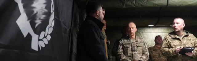 VIDEO: Ukraina president poseeris SS-sümboli kõrval