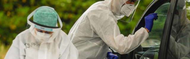 Tärganud on lootus vabaneda valusast ja kallist proovist: Eestis algas uuring koroona testimiseks süljest