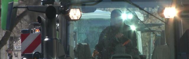 Reporter: Tartus saab vaadata ja katsuda kõige moodsamaid ja suuremaid traktoreid, mis Eestis olemas