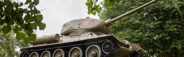 Narva linnavolikogu kaks fraktsiooni tahavad tanki teemal arutelu