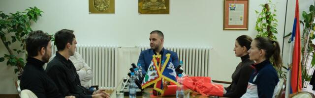 PRIZNANJE ZA USPEH KOJI SU DONELI SRBIJI: Prijem za reprezentativce Srbije u veslanju održan u opštini Čukarica