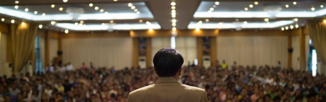 Pelgad seltskonna ees kõnet pidada? Pole probleemi, need nipid aitavad sul pingeid maandada!