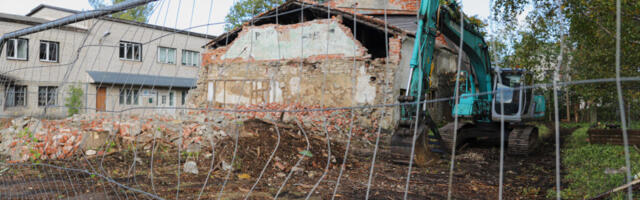 VANA HOONE LAMMUTATAKSE | Uus omanik lammutab kolemajana tuntud tall-tõllakuuri