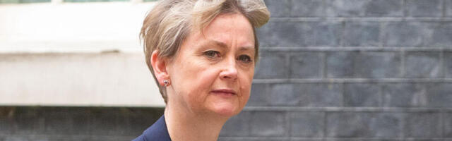 Ühendkuningriik soovib naistepõlgusest teha karistatava äärmusluse