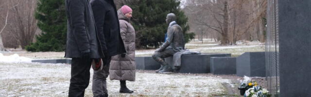 GALERII | Tartu Rahulepingu aastapäevaks koguneti poisi juures