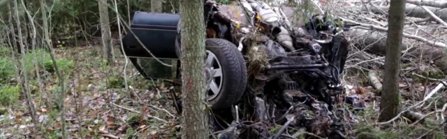 Reporter: Juhuslikult mööda sõitnud kiirabibrigaad leidis Valga-Uulu maanteelt välja paiskunud Audi, mille kõrval lebas surnud mees