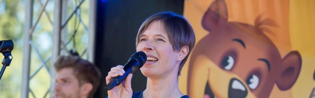President Kersti Kaljulaid käis Keila korvpallikooli trennis