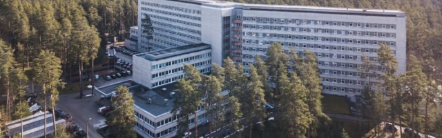 Lõuna-Eesti haiglas hukkus seitsmenda korruse aknast välja kukkunud mees