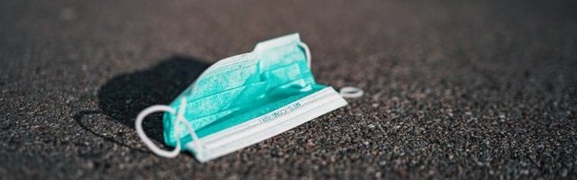 VAATA | Mida teha ja kuidas suhelda, kui kohtan kedagi, kes on koroonaviiruse läbi põdenud? Psühholoog annab nõu