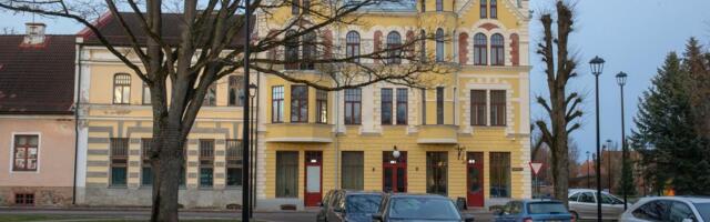Hotell teatas restorani töötajatele koondamisest