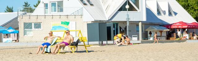 Stroomi rannahoone hange kukkus läbi