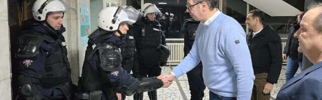 „Prekidamo svaku saradanju sa režimom braće Vučić“