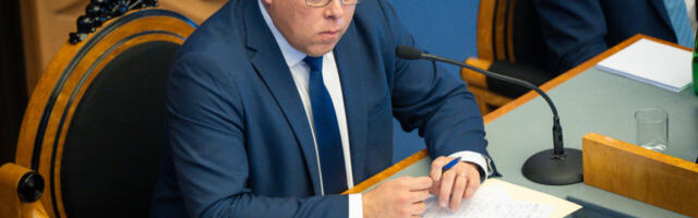 End majakaks pidav Hussar juhib parlamenti karile