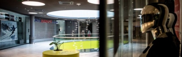 FOTOUUDIS! Laiali läinud menubänd Daft Punk sai tööd Ülemiste keskuse riidepoes