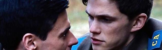 HOMOPROPAGANDA KAITSEVÄES ⟩ Ämaris näidati ajateenijatele Peeter Rebase homoerootilist filmi "Tulilind"