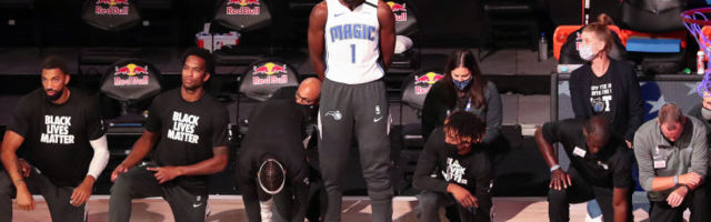 VIDEO | Esimene korvpallur jättis NBA mängu eel põlvitamata ega kandnud Black Lives Matter kirjaga särki