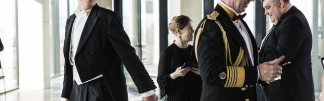 Räppar nublu avaldas salapärase kohvri sisu, millega Soome presidendile korraldatud peole ilmus