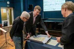 Kella- ja tšelloteemaline elleriaad