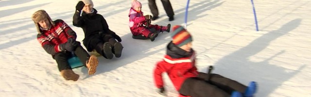 Reporter: Triin ja Siim Kalda pere võlub lund ja peab liumäge